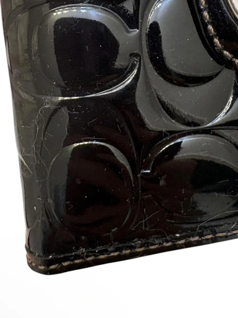 Coach vintage y2k black patent leather embossed cc turnlock wallet